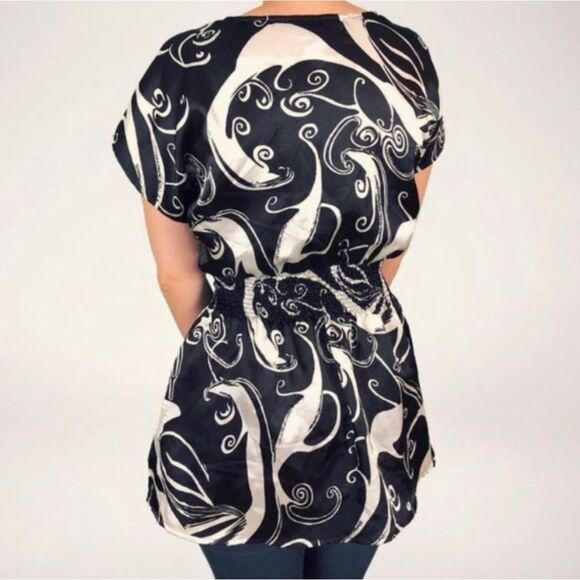 CLEARANCE! Pink Collection Deep V Blouse M EUC - Picture 4 of 4